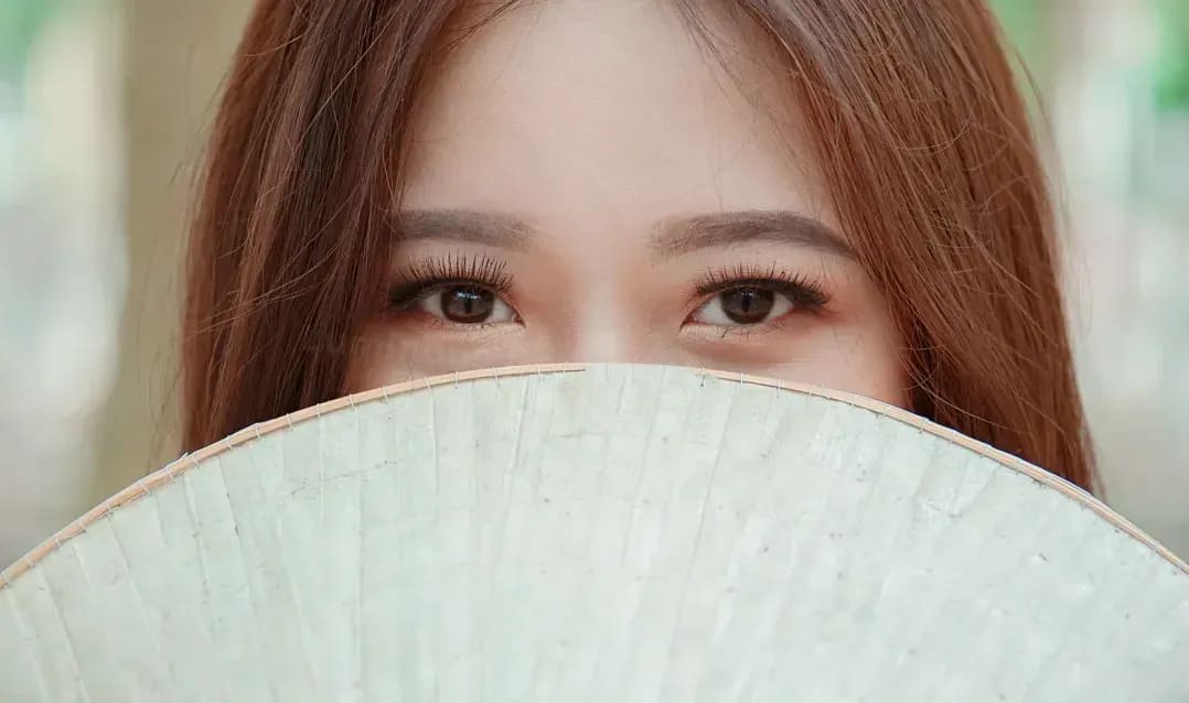 眉の形で印象は変わる？Luminous Browが提案する似合わせデザイン